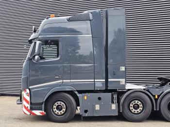 FH 16.700 GLOBE XXL 8x4 / 150T